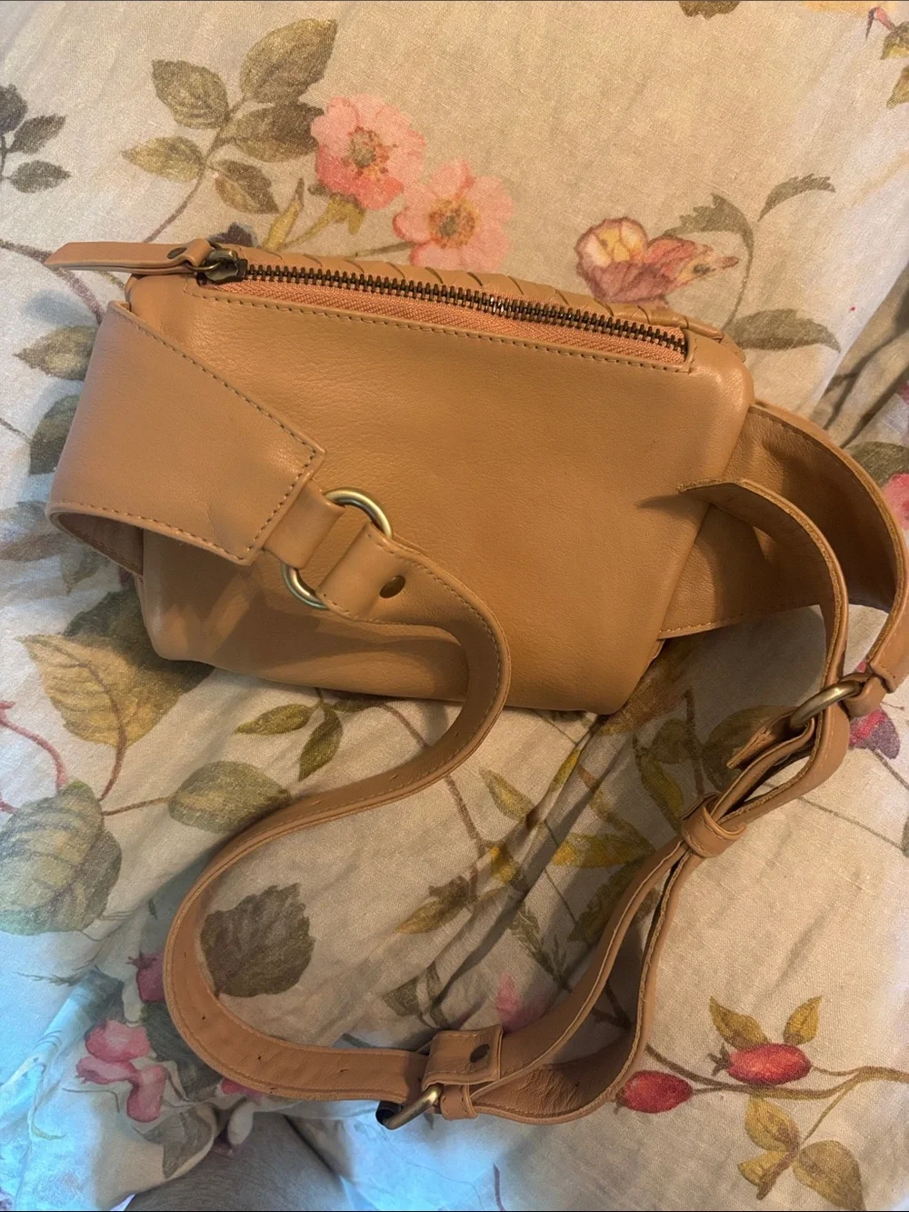 MANDRN Woven LeatherCrossbody Belt Bag — Tan Leather